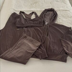 Alo Set - Brown Velour Hooded Zip Jacket, pants & Sports Bra